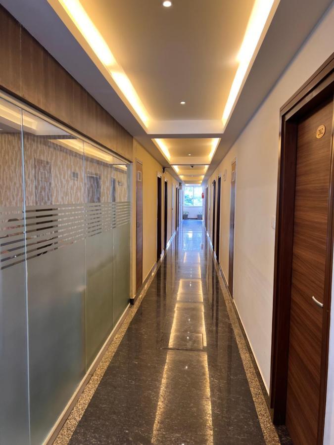 Royal Indraprastha The Hotel بنغالور المظهر الخارجي الصورة